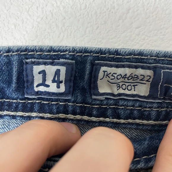 Miss Me Girl’s Bootcut Jeans Sz 14 Medium Wash Embroidered Rhinestone Pockets - Picture 9 of 10